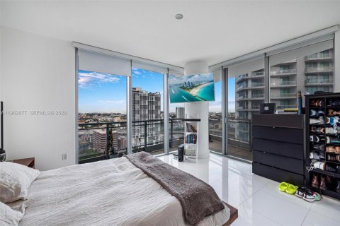 Condominio en alquiler en Miami, Florida, 2 dormitorios, 129.04 m2 № 2029613 - foto 12