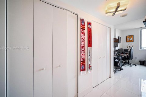 Condominio en alquiler en Miami, Florida, 2 dormitorios, 129.04 m2 № 2029613 - foto 19