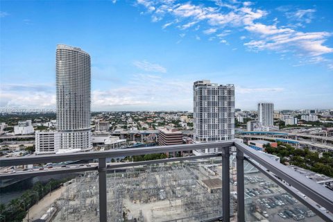 Condominio en alquiler en Miami, Florida, 2 dormitorios, 129.04 m2 № 2029613 - foto 16