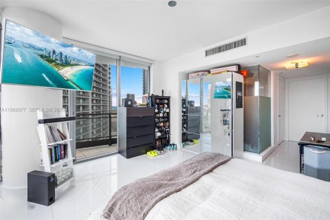 Condominio en alquiler en Miami, Florida, 2 dormitorios, 129.04 m2 № 2029613 - foto 13