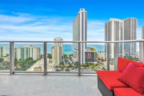 Hotel in Hollywood, Florida 2 bedrooms, 99.87 sq.m. № 1942822 - photo 2