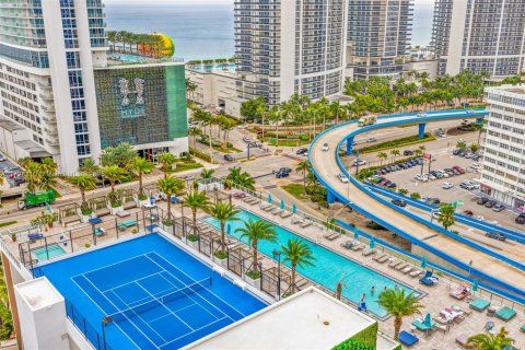 Hotel in Hollywood, Florida 2 bedrooms, 99.87 sq.m. № 1942822 - photo 6