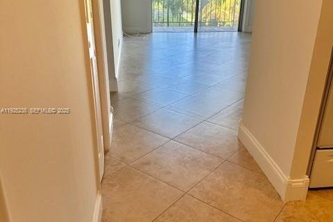 Copropriété à louer à Miami, Floride: 1 chambre, 72.46 m2 № 2039491 - photo 4