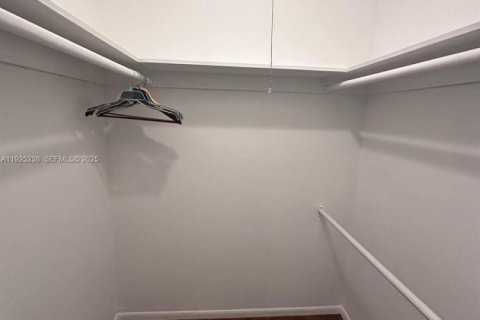 Copropriété à louer à Miami, Floride: 1 chambre, 72.46 m2 № 2039491 - photo 11