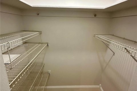 Copropriété à louer à Miami, Floride: 1 chambre, 72.46 m2 № 2039491 - photo 5