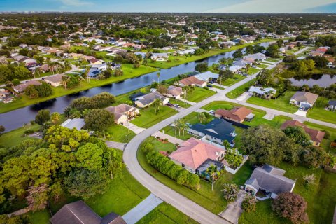Casa en venta en Port St. Lucie, Florida, 3 dormitorios, 161.09 m2 № 2413016 - foto 10