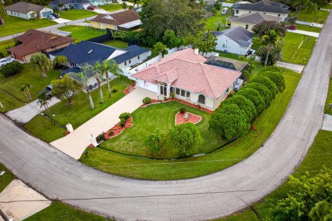 Casa en venta en Port St. Lucie, Florida, 3 dormitorios, 161.09 m2 № 2413016 - foto 4