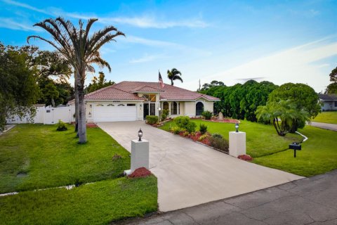 Casa en venta en Port St. Lucie, Florida, 3 dormitorios, 161.09 m2 № 2413016 - foto 2