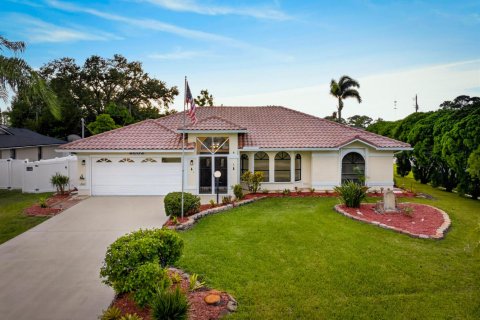 Casa en Port St. Lucie, Florida 3 dormitorios, 161.09 m2 № 2413016