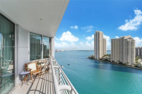 Condo in Miami, Florida, 2 bedrooms  № 1943878 - photo 2