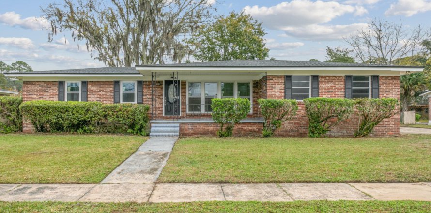 House in Jacksonville, Florida 3 bedrooms, 134.8 sq.m. № 845675
