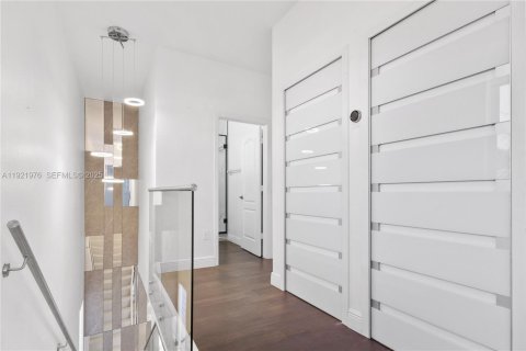 Adosado en alquiler en Miami, Florida, 3 dormitorios, 182 m2 № 1976970 - foto 15