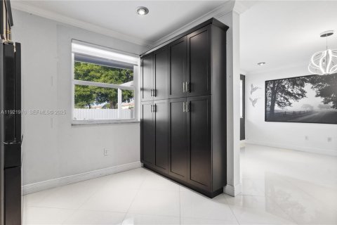 Adosado en alquiler en Miami, Florida, 3 dormitorios, 182 m2 № 1976970 - foto 13