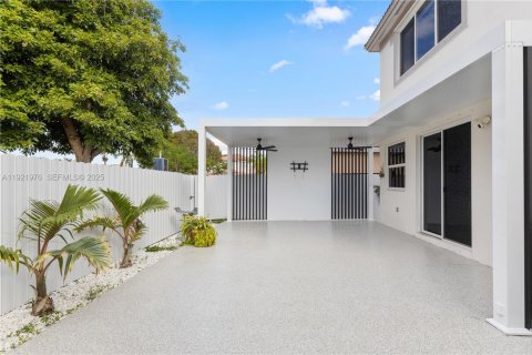 Adosado en alquiler en Miami, Florida, 3 dormitorios, 182 m2 № 1976970 - foto 27