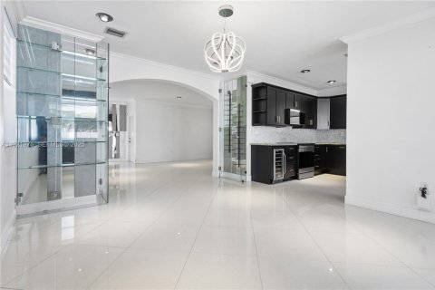 Adosado en alquiler en Miami, Florida, 3 dormitorios, 182 m2 № 1976970 - foto 9