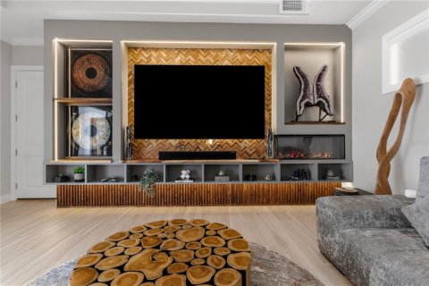 House in San Antonio, Florida 5 bedrooms, 296.17 sq.m. № 2400331 - photo 7