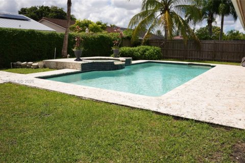Casa en venta en Miami, Florida, 4 dormitorios, 141.4 m2 № 2050318 - foto 9
