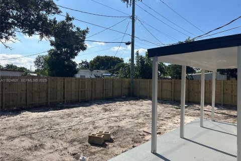 Снять в аренду виллу или дом в Помпано-Бич, Флорида 3 спальни, 82.5м2, № 1983079 - фото 15