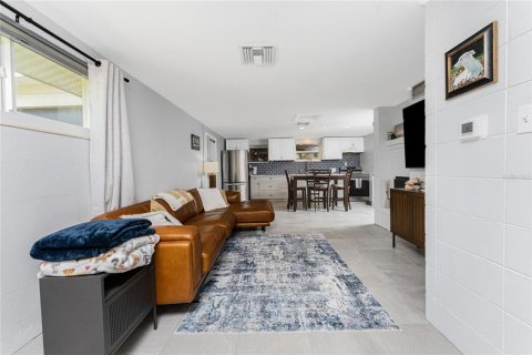 House in Englewood, Florida 1 bedroom, 63.17 sq.m. № 1717973 - photo 9