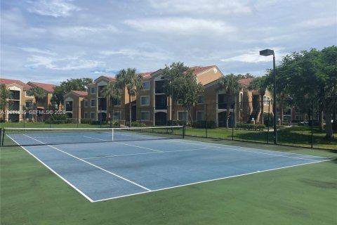 Condominio en alquiler en Tamarac, Florida, 1 dormitorio, 64.2 m2 № 1990239 - foto 23