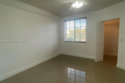 Condominio en alquiler en Tamarac, Florida, 1 dormitorio, 64.2 m2 № 1990239 - foto 9