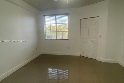 Condominio en alquiler en Tamarac, Florida, 1 dormitorio, 64.2 m2 № 1990239 - foto 8