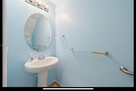 Townhouse in Pompano Beach, Florida 3 bedrooms, 148.46 sq.m. № 2040114 - photo 5