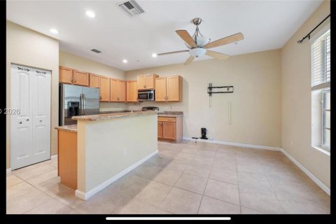 Townhouse in Pompano Beach, Florida 3 bedrooms, 148.46 sq.m. № 2040114 - photo 3