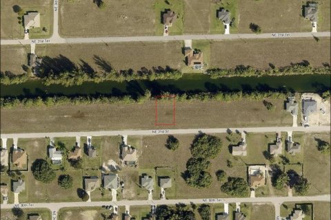 Land in Cape Coral, Florida № 362970 - photo 1