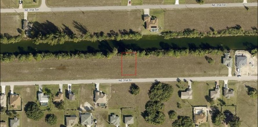 Land in Cape Coral, Florida № 362970