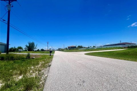 Land in Cape Coral, Florida № 1334632 - photo 3