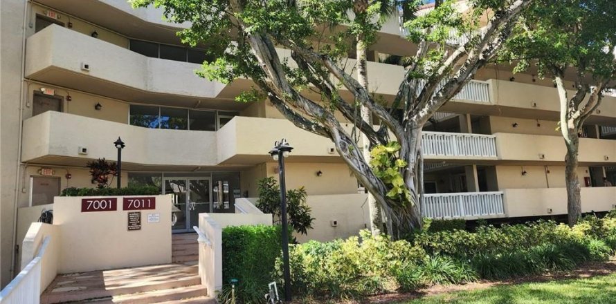 Condominio en Lauderhill, Florida, 1 dormitorio  № 2168449