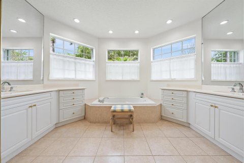Villa ou maison à vendre à Hobe Sound, Floride: 4 chambres, 257.9 m2 № 2158403 - photo 8