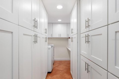 Купить кондоминиум в Сарасота, Флорида 8 комнат, 108.05м2, № 1555383 - фото 22