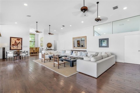 Casa en venta en Key Biscayne, Florida, 4 dormitorios, 398.55 m2 № 2002378 - foto 4