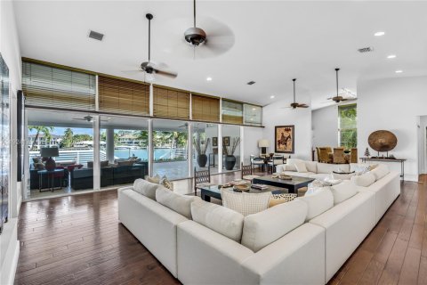 Casa en venta en Key Biscayne, Florida, 4 dormitorios, 398.55 m2 № 2002378 - foto 5