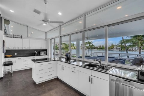 Casa en venta en Key Biscayne, Florida, 4 dormitorios, 398.55 m2 № 2002378 - foto 8