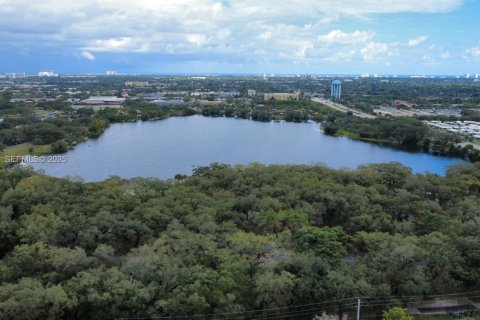 Condo in Hollywood, Florida, 3 bedrooms  № 1992269 - photo 25