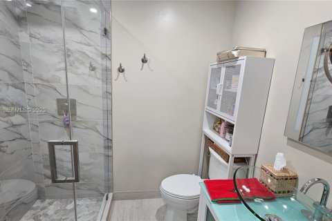 Condo in Hollywood, Florida, 3 bedrooms  № 1992269 - photo 7