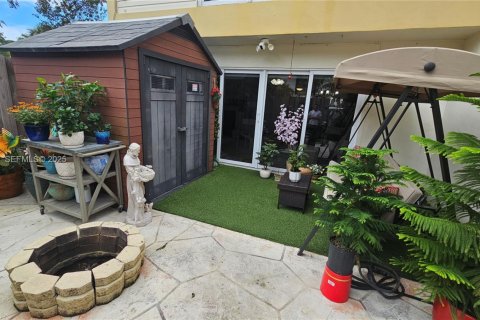 Condo in Hollywood, Florida, 3 bedrooms  № 1992269 - photo 13