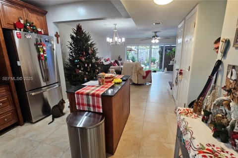 Condo in Hollywood, Florida, 3 bedrooms  № 1992269 - photo 1