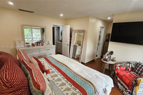 Condo in Hollywood, Florida, 3 bedrooms  № 1992269 - photo 4