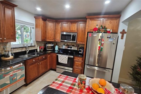 Condo in Hollywood, Florida, 3 bedrooms  № 1992269 - photo 19