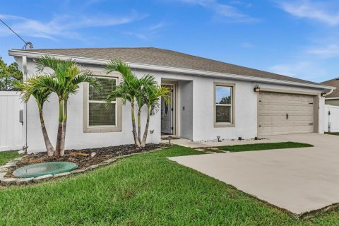 Villa ou maison à vendre à Port St. Lucie, Floride: 3 chambres, 145.11 m2 № 2290080 - photo 2