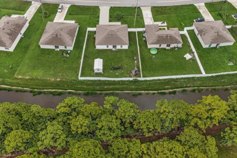 Villa ou maison à vendre à Port St. Lucie, Floride: 3 chambres, 145.11 m2 № 2290080 - photo 5