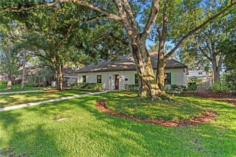 House in Tampa, Florida 3 bedrooms, 196.95 sq.m. № 1795431 - photo 4