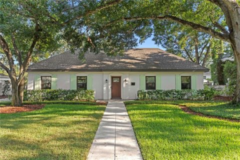 House in Tampa, Florida 3 bedrooms, 196.95 sq.m. № 1795431 - photo 2