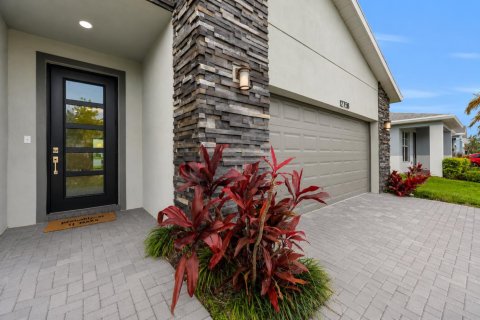 Casa en venta en Port St. Lucie, Florida, 4 dormitorios, 249.91 m2 № 2085678 - foto 2
