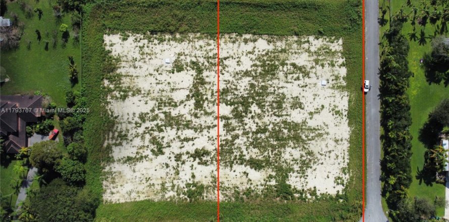 Land in Miami, Florida № 1708723