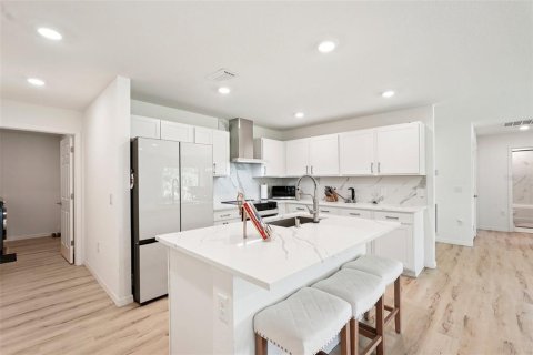 House in Port Charlotte, Florida 4 bedrooms, 198.25 sq.m. № 1876227 - photo 6
